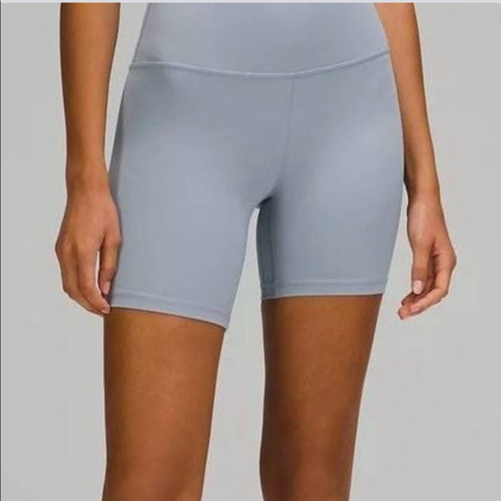 Lululemon 6” Wunder Under Short, Size 4